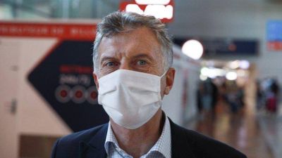 Luego de regresar de Europa, Mauricio Macri rompi� la cuarentena al reunirse con tres intendentes