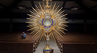 Un d�a como hoy comenz� la pr�ctica de la adoraci�n perpetua al Sant�simo Sacramento