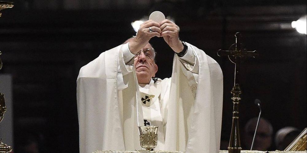 De parte del Papa: Vuelvan a misa, la eucarista es real, no virtual