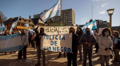 Tambi�n R�o Negro anunci� un aumento para apagar un levantamiento policial