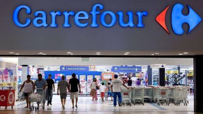 Carrefour neg� que est� evaluando irse del pa�s