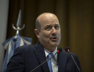 Sturzenegger no se contuvo y public� un mensaje por los cambios a la compra de d�lares