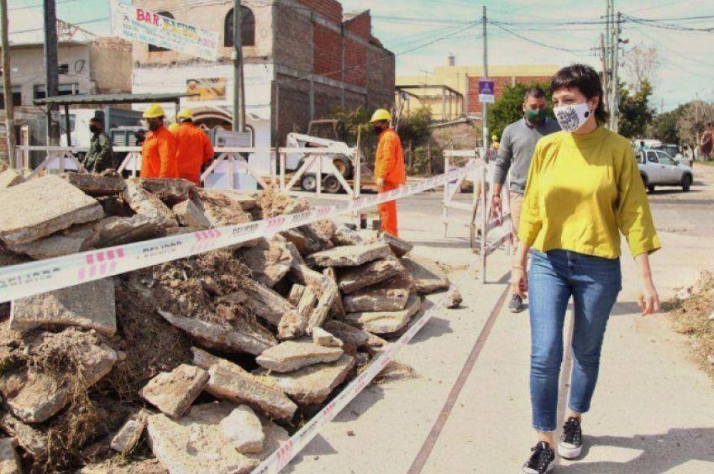 Mayra Mendoza supervisó el inicio de obras de infraestructura y seguridad en Bernal Oeste