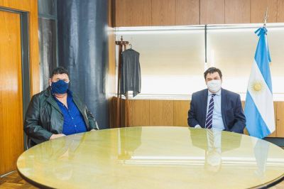 Peones de Taxi se reunieron con Moroni para discutir sobre Uber