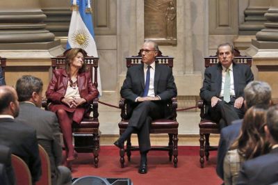 El presidente de la Corte Suprema convoc� a un acuerdo extraordinario para tratar el martes pr�ximo el caso de los jueces desplazados