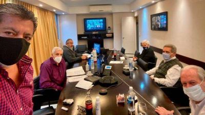 La CGT le reclam� al Gobierno por una millonaria deuda a las obras sociales y confirm� que el 17 de octubre invitar� a Alberto Fern�ndez a �un acto peronista