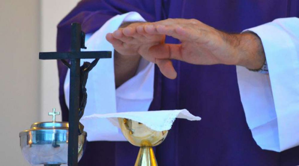 Espa�a: Recurren ante Tribunal la supresi�n de actos de culto religioso