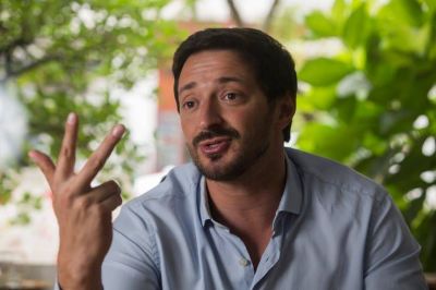 Esc�ndalo en Pinamar: Desde la oposici�n acusan al Intendente Yeza de beneficiar a un funcionario con un lote social