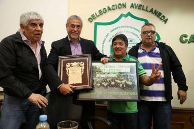 Ferraresi quiere municipalizar la recolecci�n de basura �conflicto en puerta con Moyano?