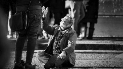 El Papa: un coraz�n que vea las heridas de la sociedad y manos creativas para curarlas