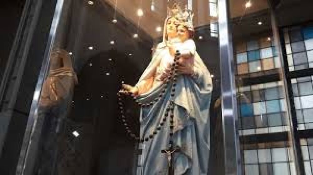 Mons. Santiago: 