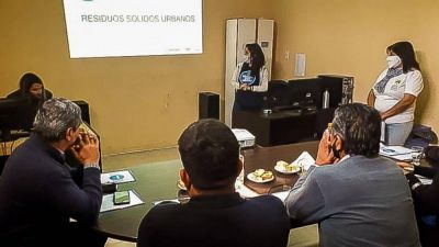 Avanzan las capacitaciones sobre manejo de residuos en Sarmiento