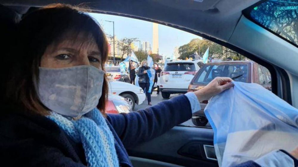 Patricia acus a Cafiero de ahorrar en dlares y el jefe de Gabinete la trat de 