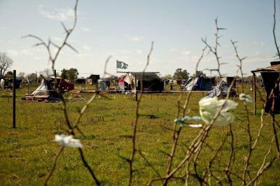 Toma de Guernica: se tensa la situaci�n y el gobierno bonaerense denuncia �grupos violentos�