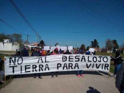 Guernica: marchan a Gobernaci�n para pedir respuestas