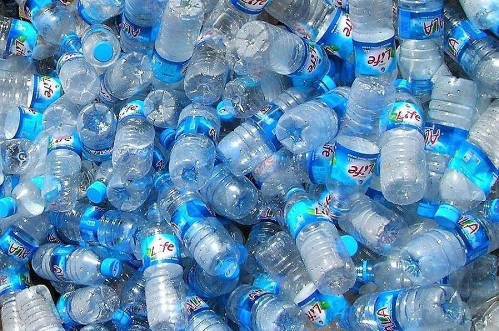 La industria europea de refrescos y agua embotellada da un giro y respalda los sistemas de depsito de envases