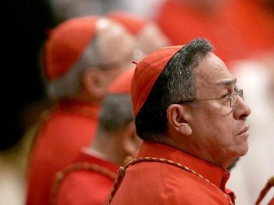 Cardenal Maradiaga: Bannon y Vigan� forman una red anti-Francisco