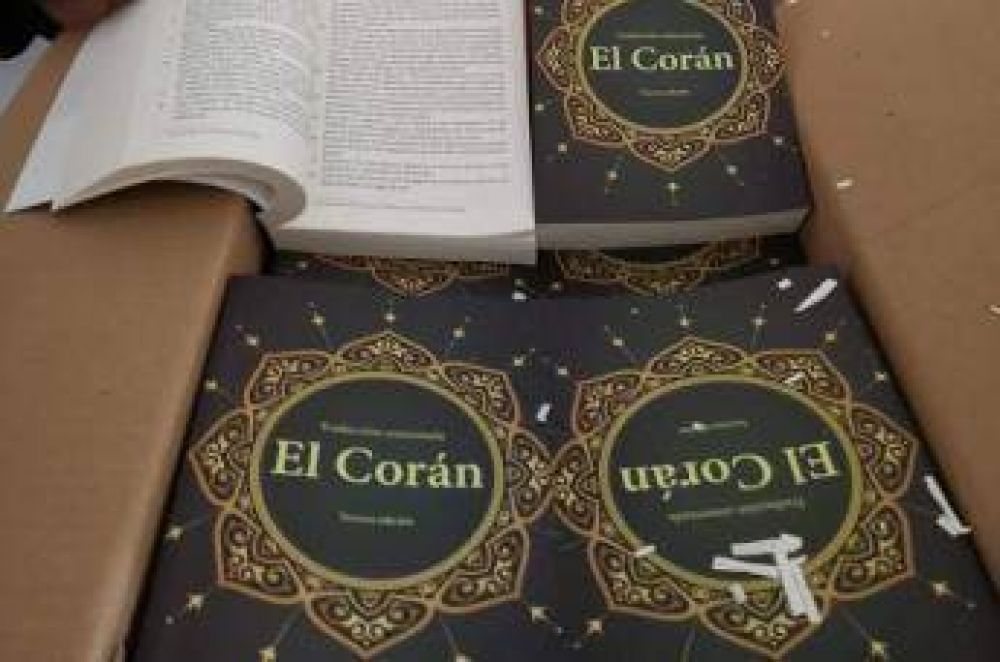 El Centro Islmico Boliviano recibi la segunda entrega de la traduccin del Corn impresa en el pas