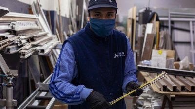 Los salarios mejoraron 1,8% en julio pero se mantienen por debajo de la inflaci�n