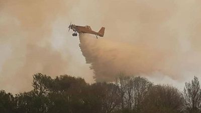 Contratan aviones y helic�pteros privados para combatir el fuego en C�rdoba