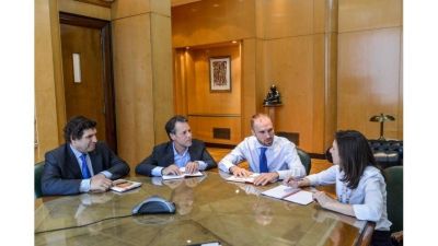 Llega la misi�n del FMI y el Gobierno busca darle 