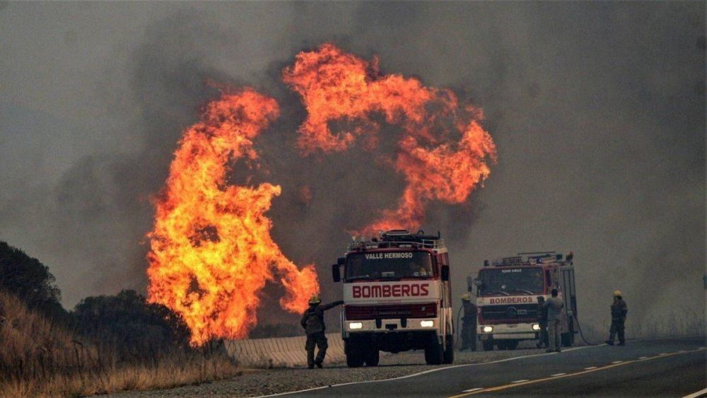Incendios en Crdoba: Foro Ambiental reclama investigacin por el tardo pedido de brigadistas