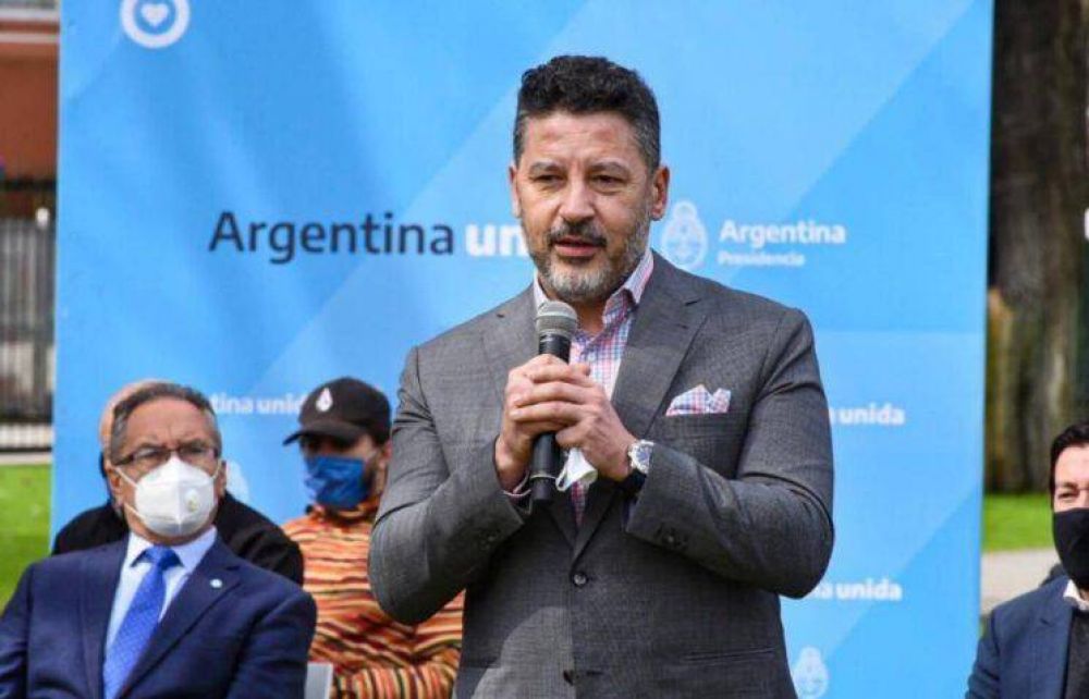 Gustavo Menndez considera natural que Alberto Fernndez asuma la presidencia del PJ