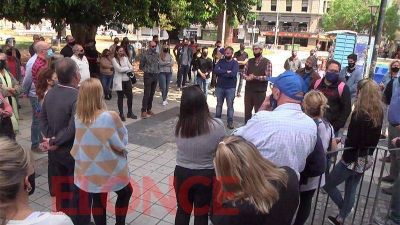 Comerciantes del microcentro extender�an por su cuenta el horario de atenci�n