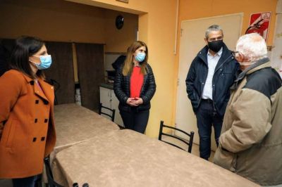Ferraresi visit� obras y un centro de jubilados junto al ministerio de Desarrollo Social