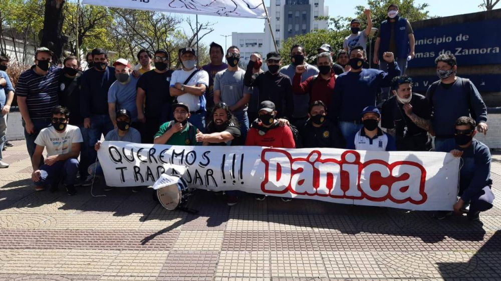 Lomas: Trabajadores de Dnica marcharon a la Municipalidad
