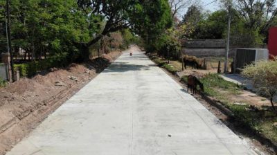 Vialidad Provincial avanza con la pavimentaci�n de cuadras en Colonia Ben�tez