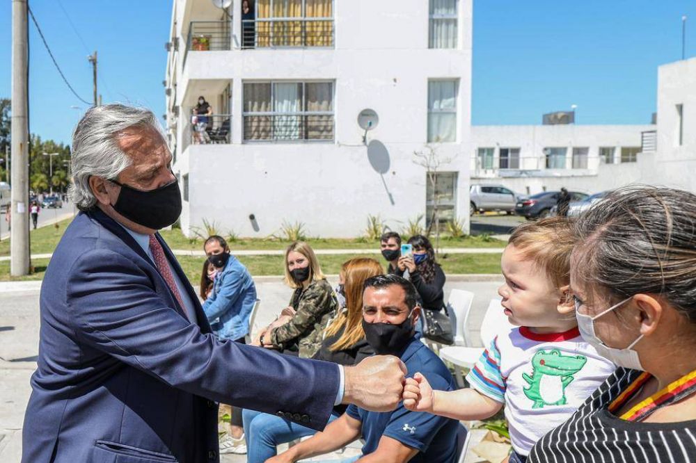 La oposici�n en campa�a electoral violenta, el Gobierno enfrentado a la herencia de Macri y la pandemia