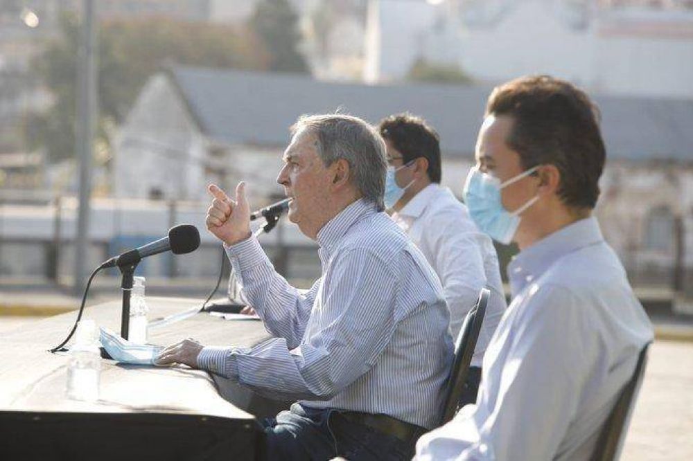 Schiaretti: �Hay muchos cordobeses cansados de vivir de esta manera, pero el virus no siente cansancio�