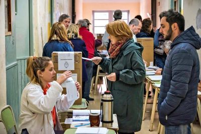 Encuesta: cae la imagen del Gobierno, pero el oficialismo sigue arriba en los pron�sticos electorales para 2021