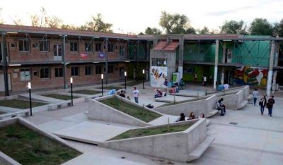 �Es casi imposible que se concrete alguna clase presencial en la Universidad�