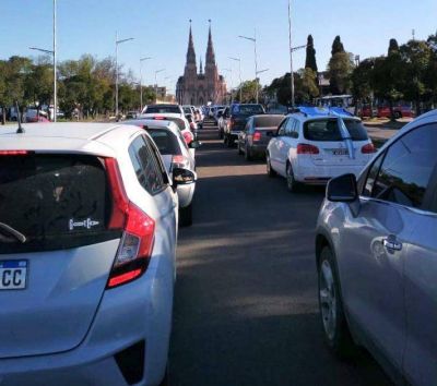 Fuerte movilizaci�n contra el Gobierno en Luj�n y distintas ciudades