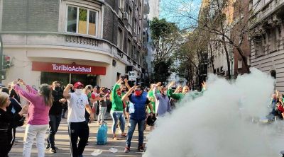 Luego de que Clar�n publicara el domicilio, ATE Capital moviliz� para defender a CFK