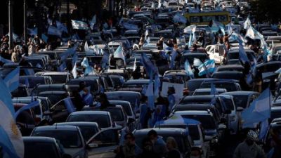 La protesta aceler� los tiempos pol�ticos: el peronismo busca recomponer la unidad y Macri hace su relanzamiento