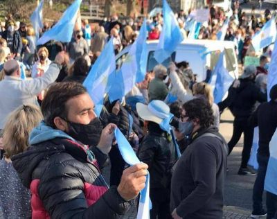 Nutrida marcha anticuarentena en Mar del Plata, al igual que en otros lugares del pa�s