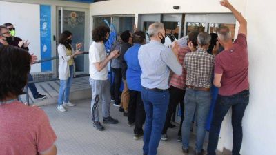 Comerciantes contra la nueva fase: 