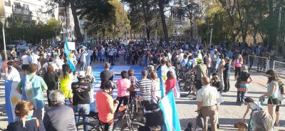 Neuqu�n queda dividida entre aislados y distanciados, por decreto