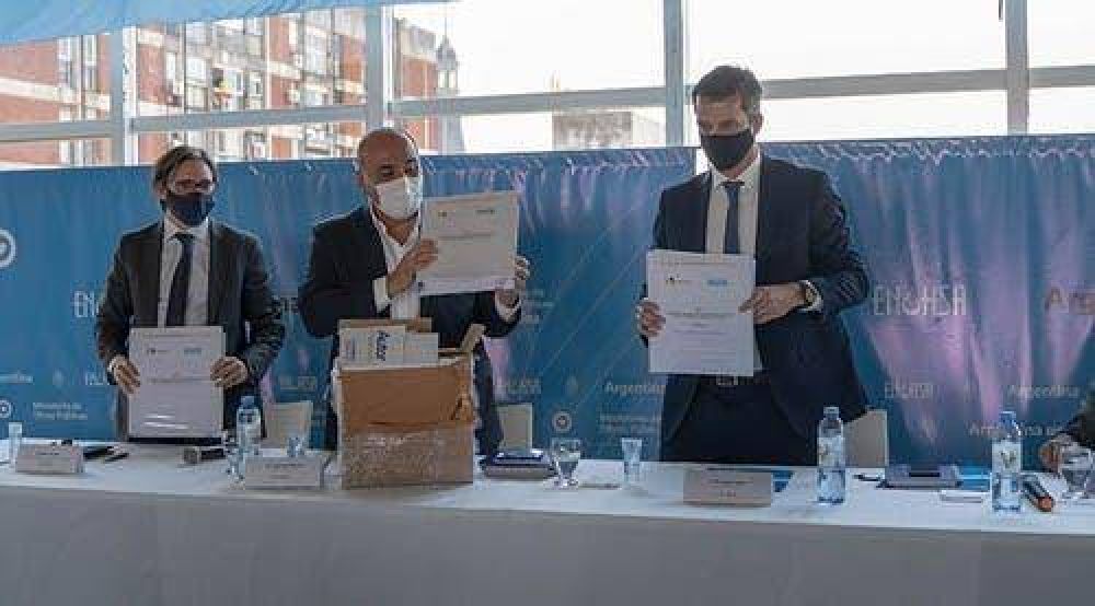 Manzur particip en Buenos Aires del acto licitatorio de la planta de tratamiento cloacal de San Andrs