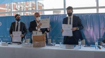 Manzur particip en Buenos Aires del acto licitatorio de la planta de tratamiento cloacal de San Andrs