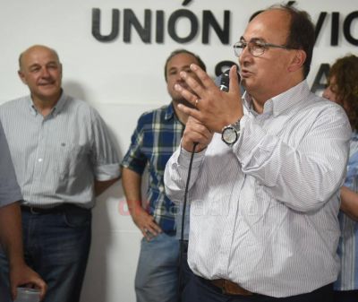 El intendente de Saladillo est� aislado por ser contacto estrecho con un caso positivo de coronavirus