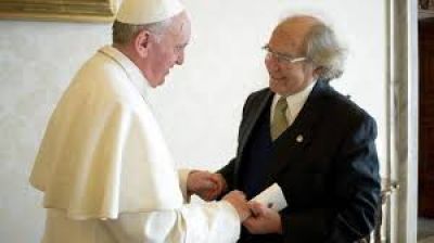 El Papa saludó a Pérez Esquivel por el aniversario del Nobel de la Paz