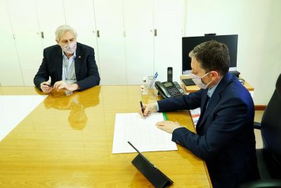 Fernando Gray firm� convenio con la Universidad de Buenos Aires (UBA) 