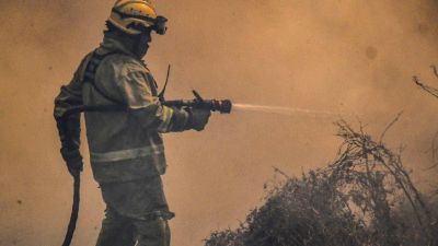 Presentan proyecto para que los bomberos voluntarios de C�rdoba tambi�n cobren los 10.000 pesos