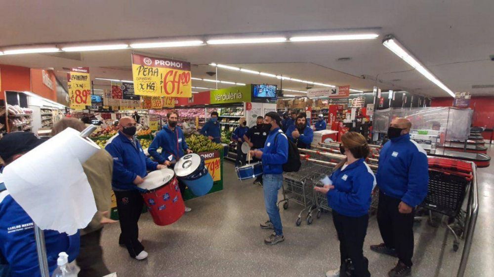 Bono supermercadista: las seccionales de Comercio llevan el conflicto a las sucursales