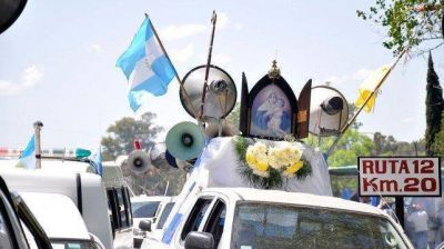 Marcha de los Pueblos : Fieles la siguieron por redes