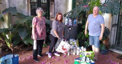 Reciben botellas con pl�stico en desuso para reciclar y ayudar